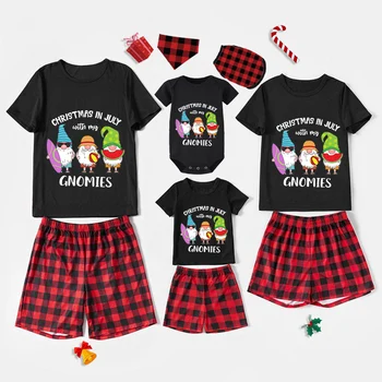 Одинаковые Рождественские семейные пижамы Рождество в июле с моими Гномиками, Черно-Красные Короткие пижамные комплекты
