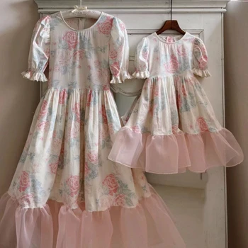 Элегантное праздничное платье с цветочным рисунком для мамы и дочки 2023, Одинаковые кружевные платья с цветочным рисунком для маленьких девочек, Одинаковая одежда для мамы и меня