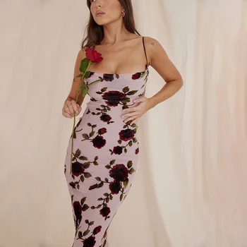 Европейский и американский стиль 2023, летнее новое женское модное платье на подтяжках, сексуальное платье с открытой спиной, облегающее ягодицы с принтом